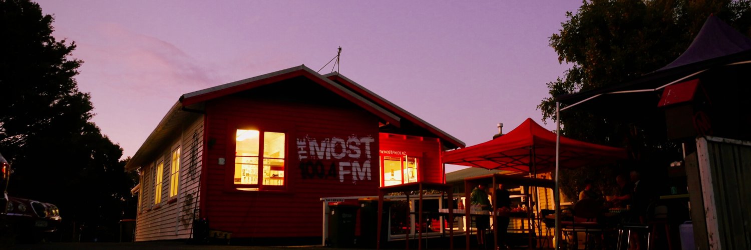 The Most FM 100.4 banner