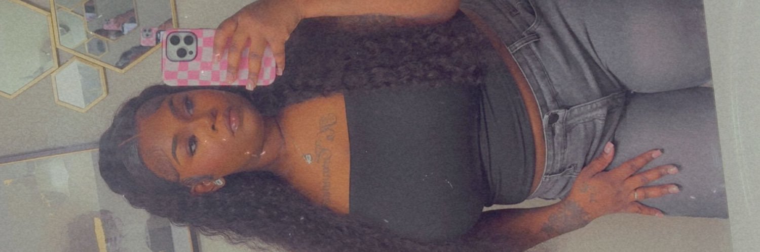 KeeweeeGirl's profile banner image