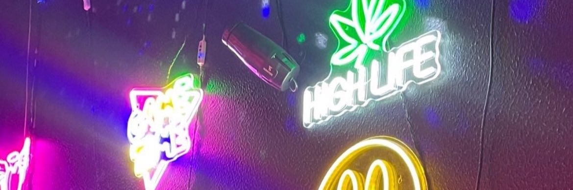 desdabesst's profile banner image