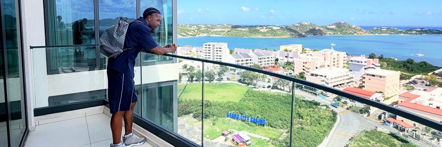 Montcler🥷 banner
