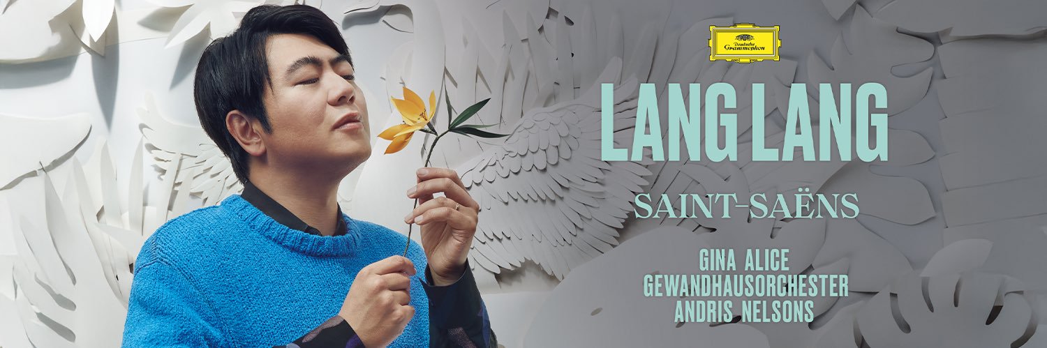 Lang Lang's banner