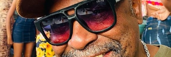 lauredson's profile banner image