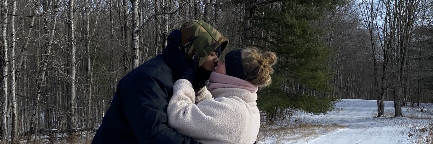 erinbuggg_'s profile banner image