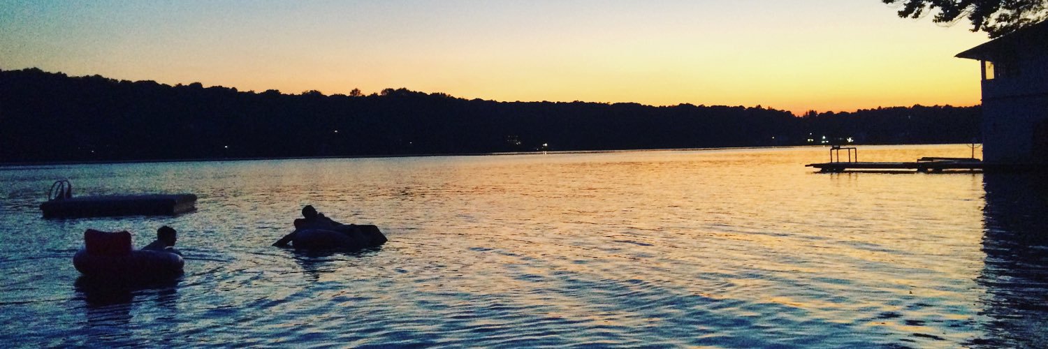 CHLO_motion's profile banner image