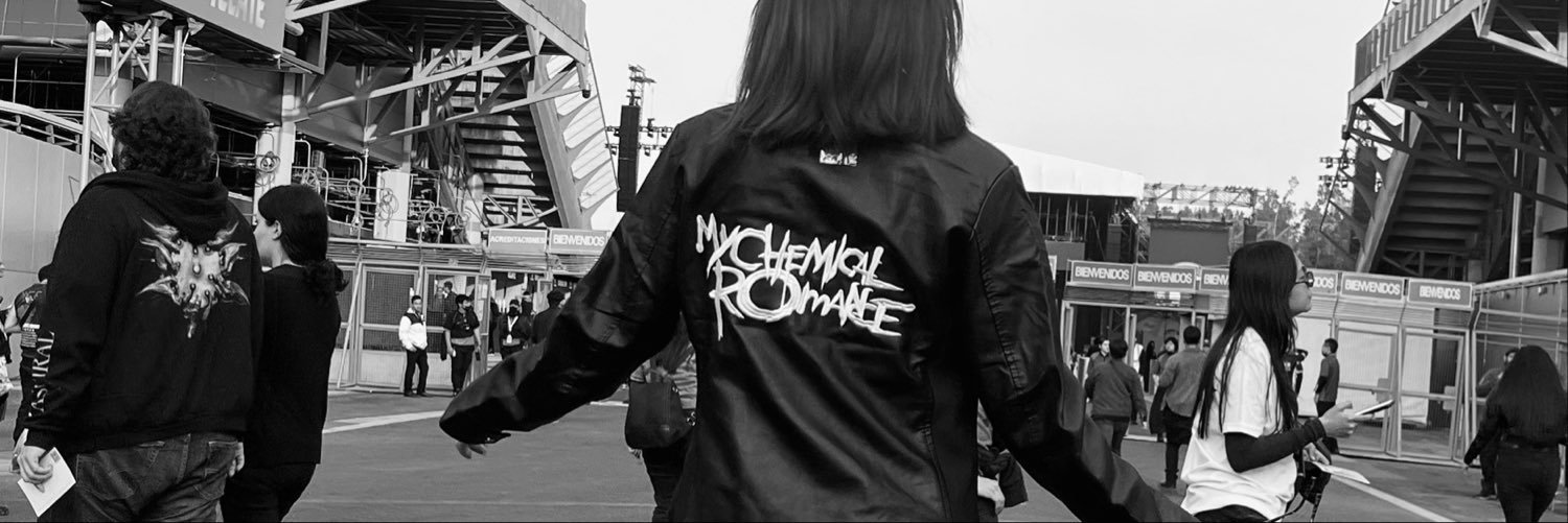 valmarles_'s profile banner image
