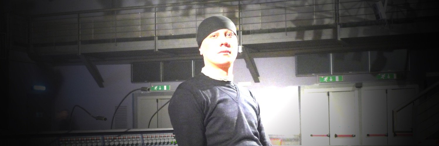 iodana's profile banner image