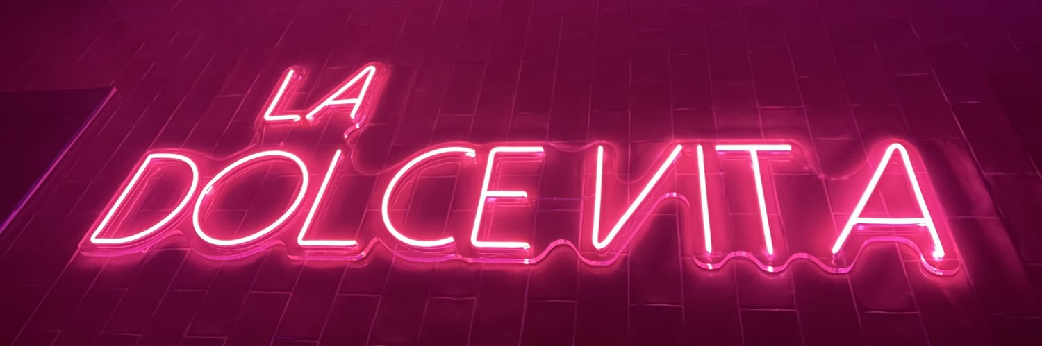 grlruntheworld's profile banner image