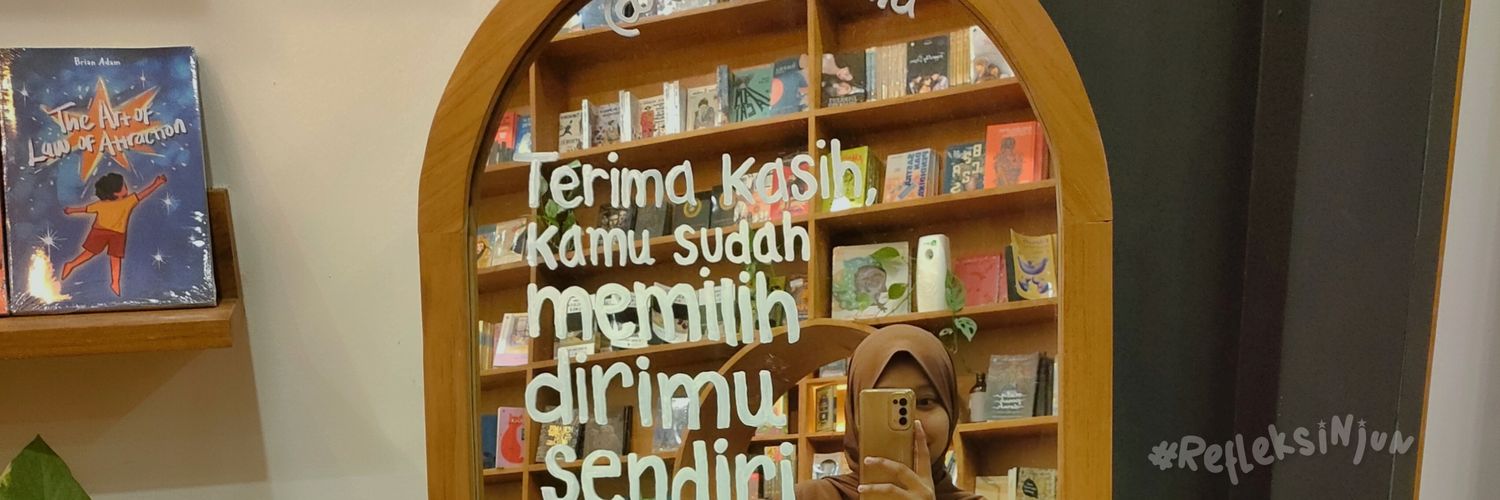 njun🍉📚 banner
