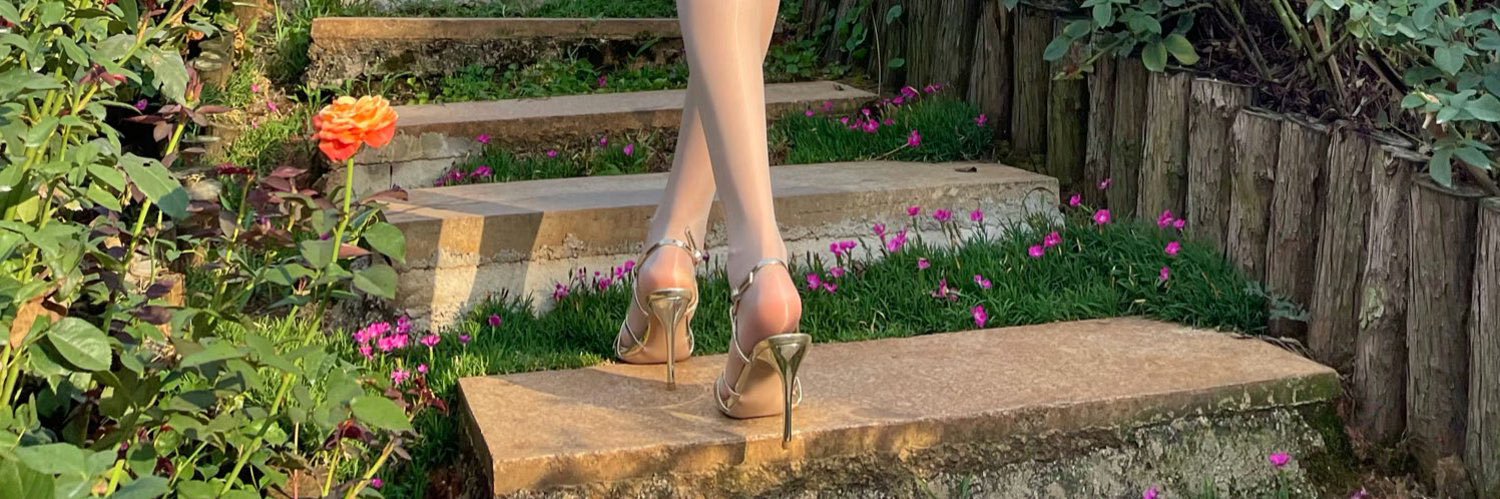 爱笑的薇薇 banner