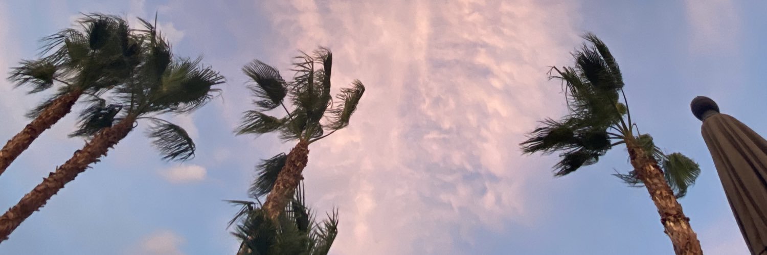 kmmbz_'s profile banner image