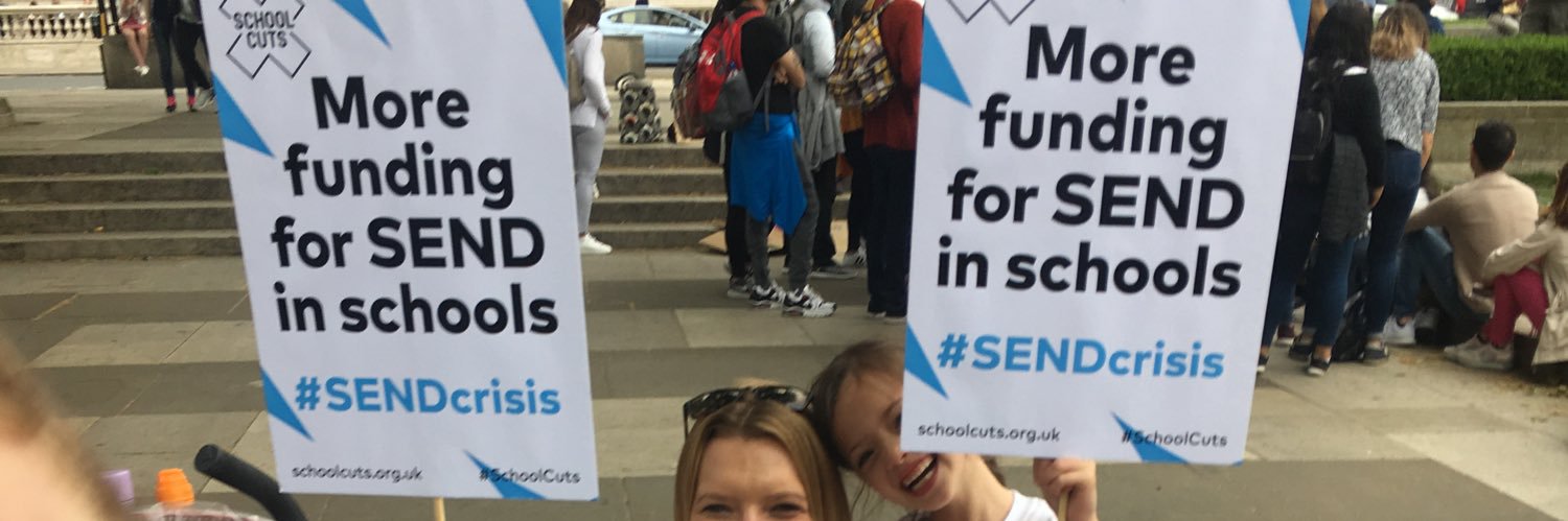 SEN Lisa ❤️💙 banner