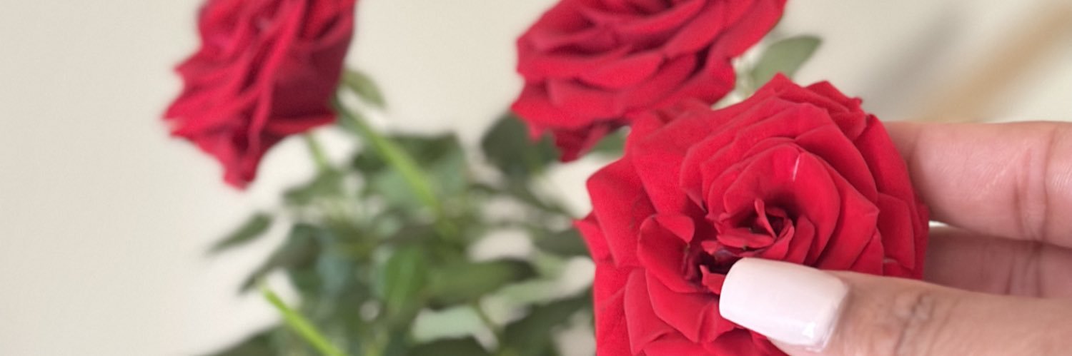 AngieMat22's profile banner image