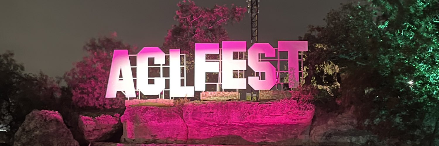 vLeahSchoeb's profile banner image