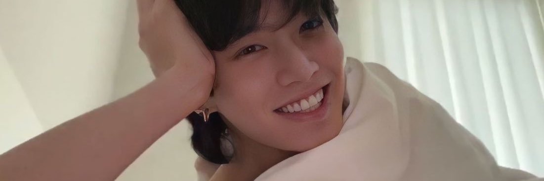 ∆udrey banner