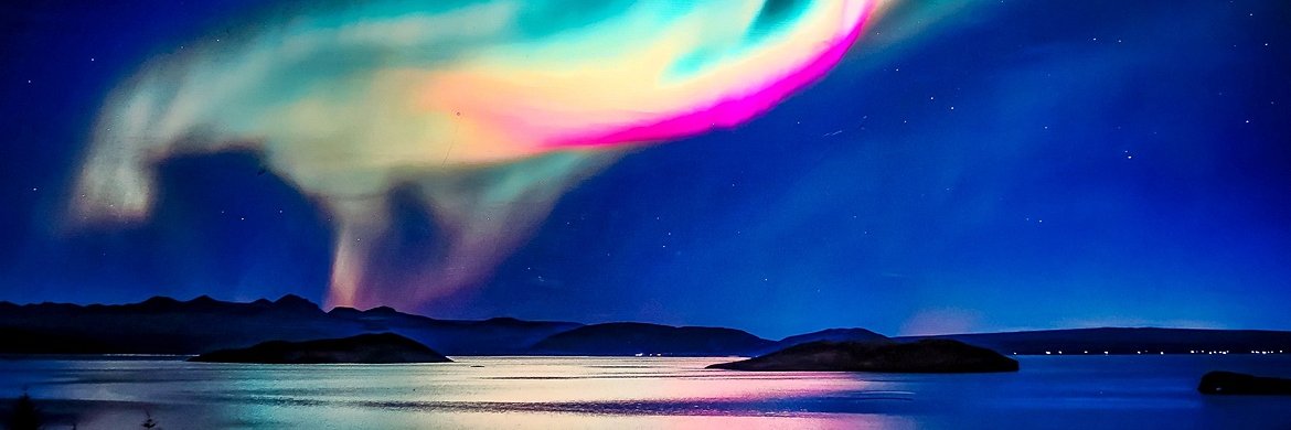 esmontaut's profile banner image
