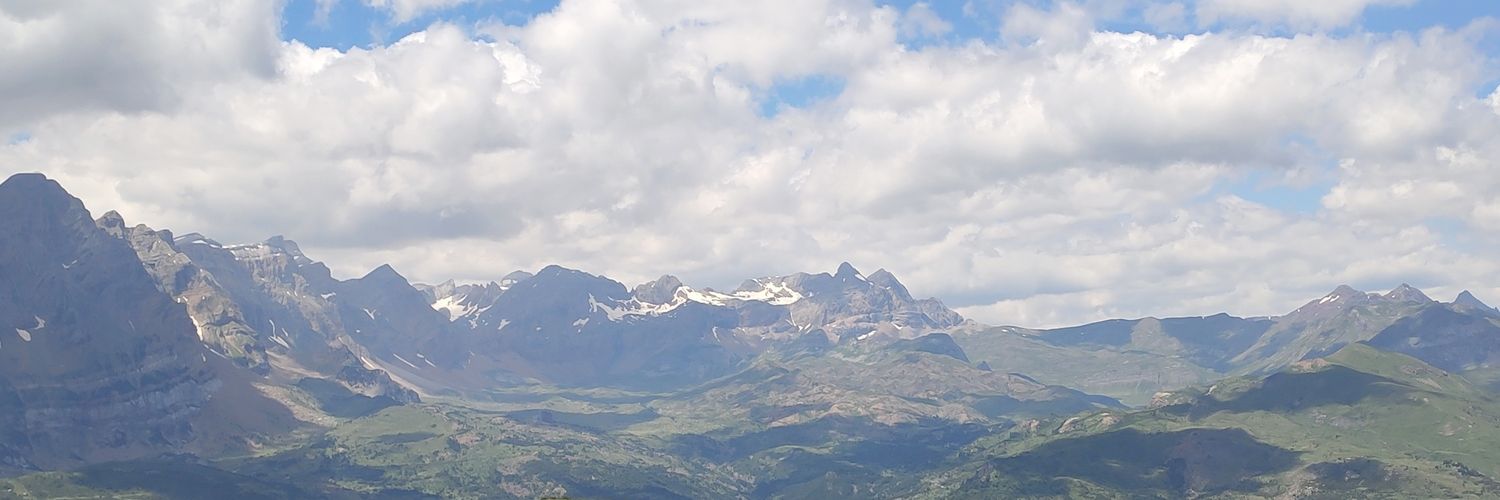 isaaazc's profile banner image