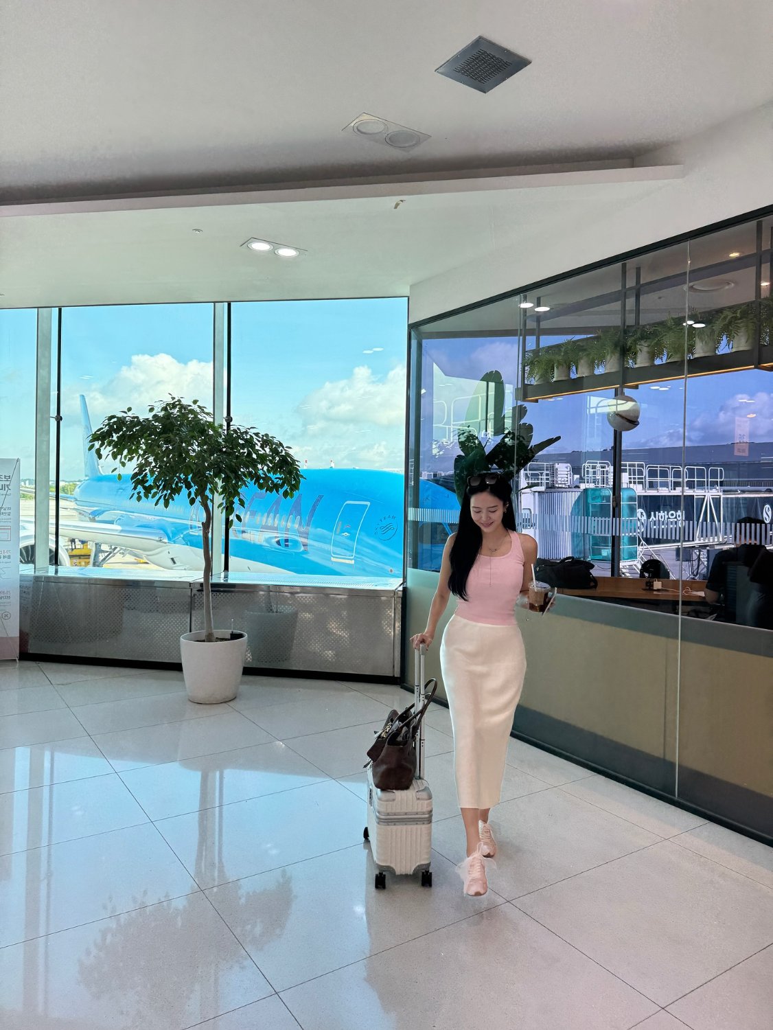 justine_breit's profile banner image