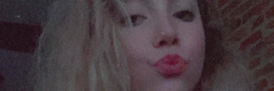 hotlavia's profile banner image