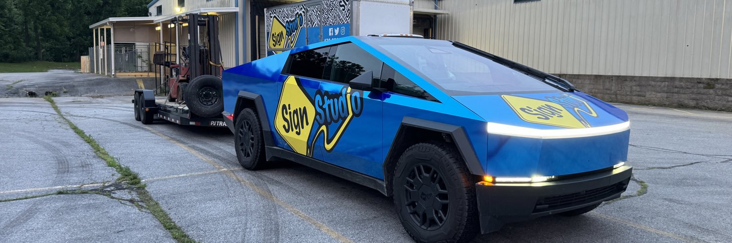 SignStudio's profile banner image