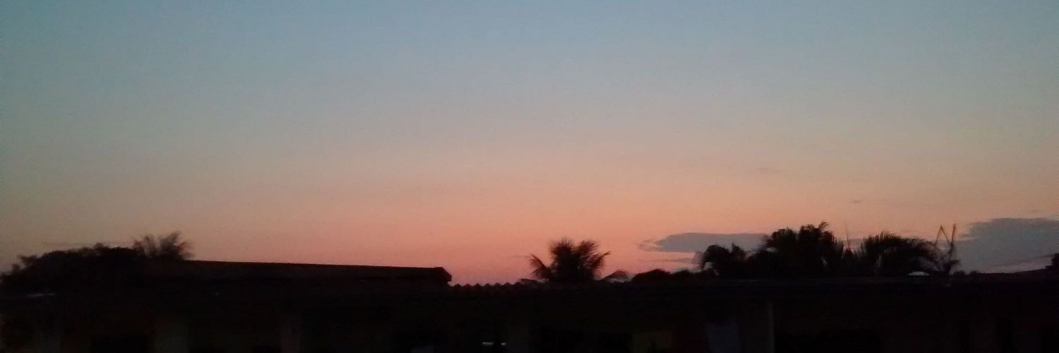 iris_souza08's profile banner image