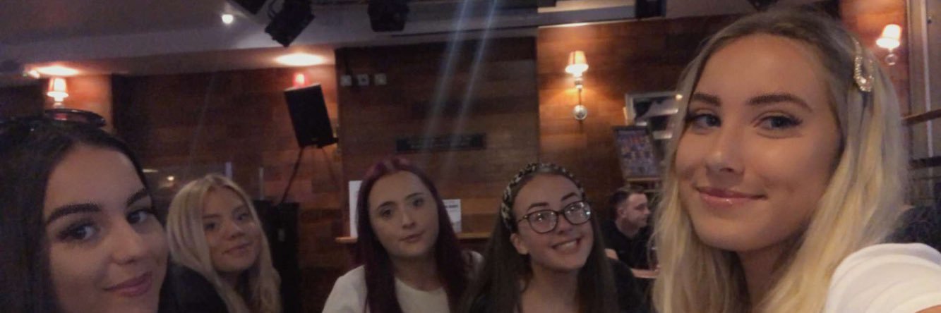 hollybindleyx's profile banner image
