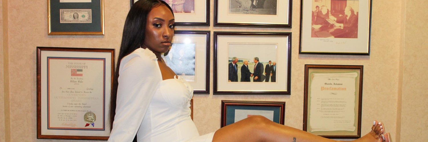 lovemeshaaa's profile banner image