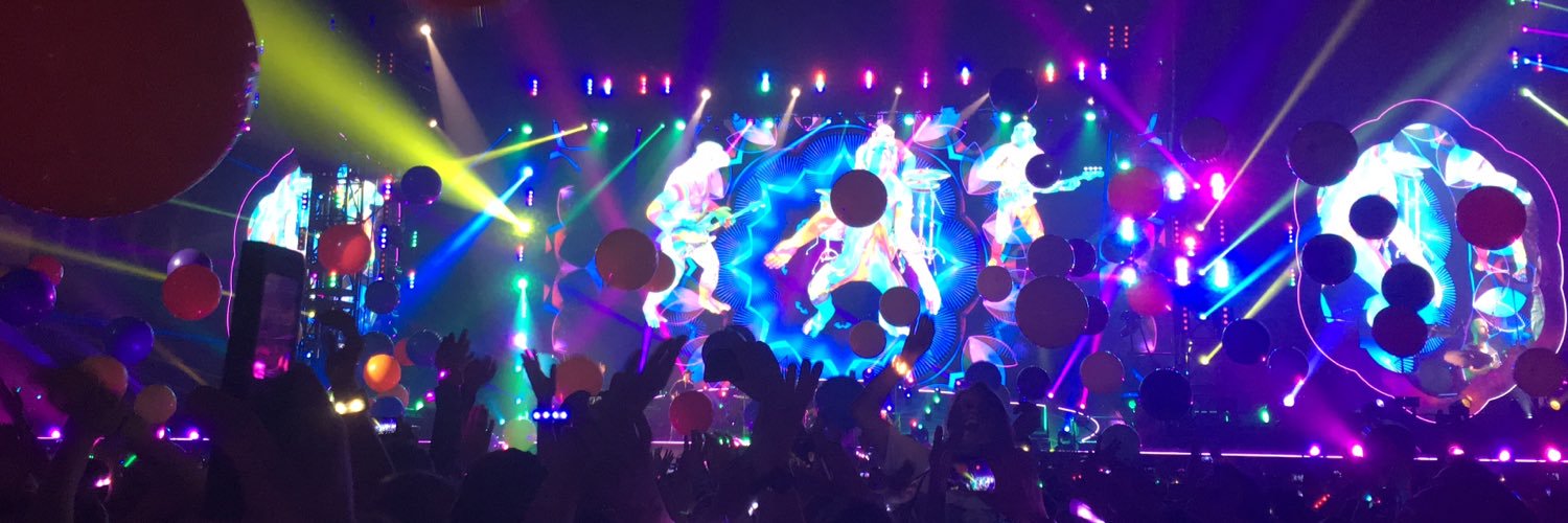 Loezs's profile banner image