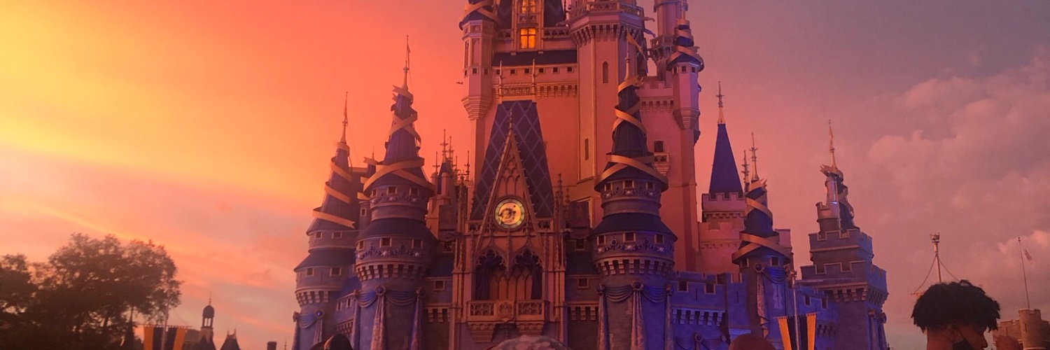 Riley_Mae98's profile banner image