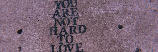 _lovNia Profile Banner