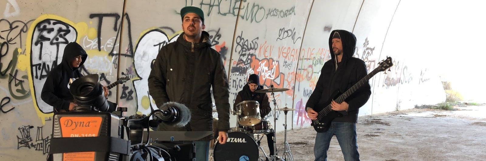 Carlos García banner