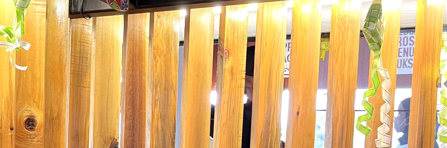 nish banner
