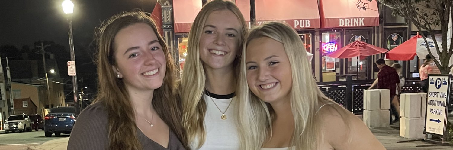 kelliroe12's profile banner image