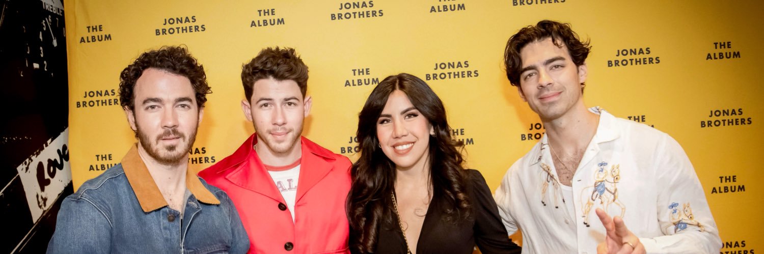 ale_galvan's profile banner image