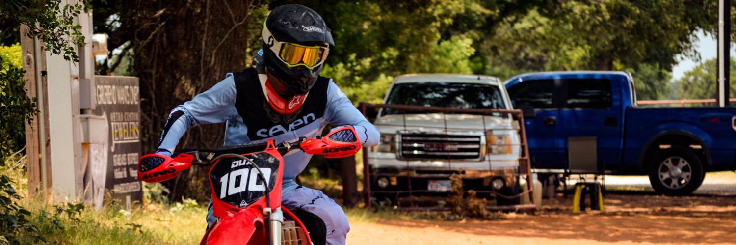 Wes_Dux's profile banner image