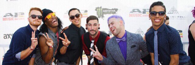 issues_gifs's profile banner image