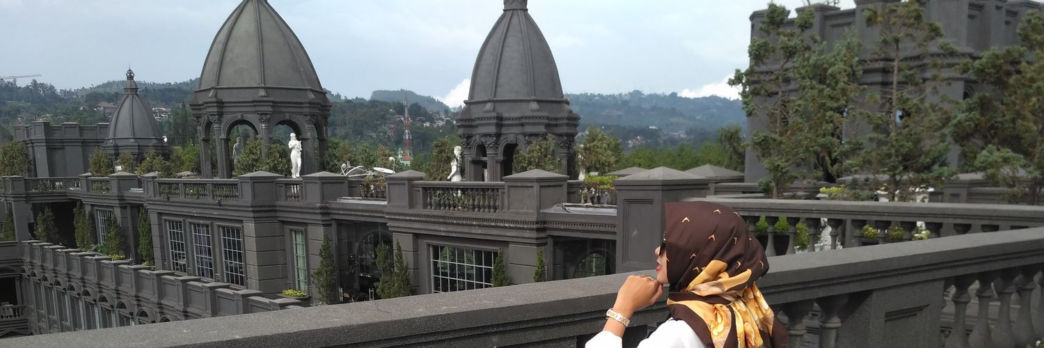 alivazakia's profile banner image