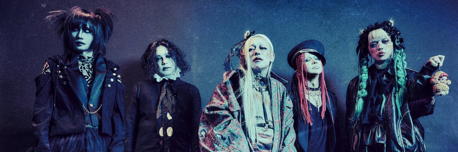 SDirLove's profile banner image