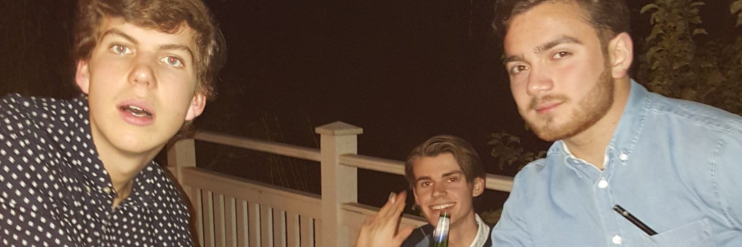 bwuris's profile banner image