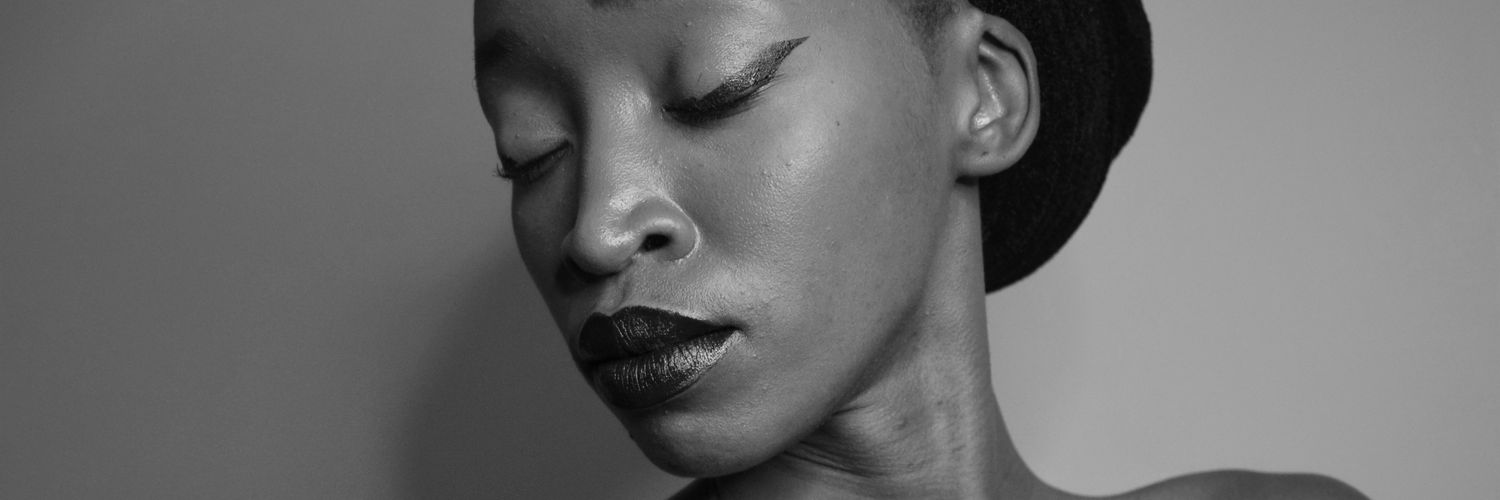 Thinya_'s profile banner image
