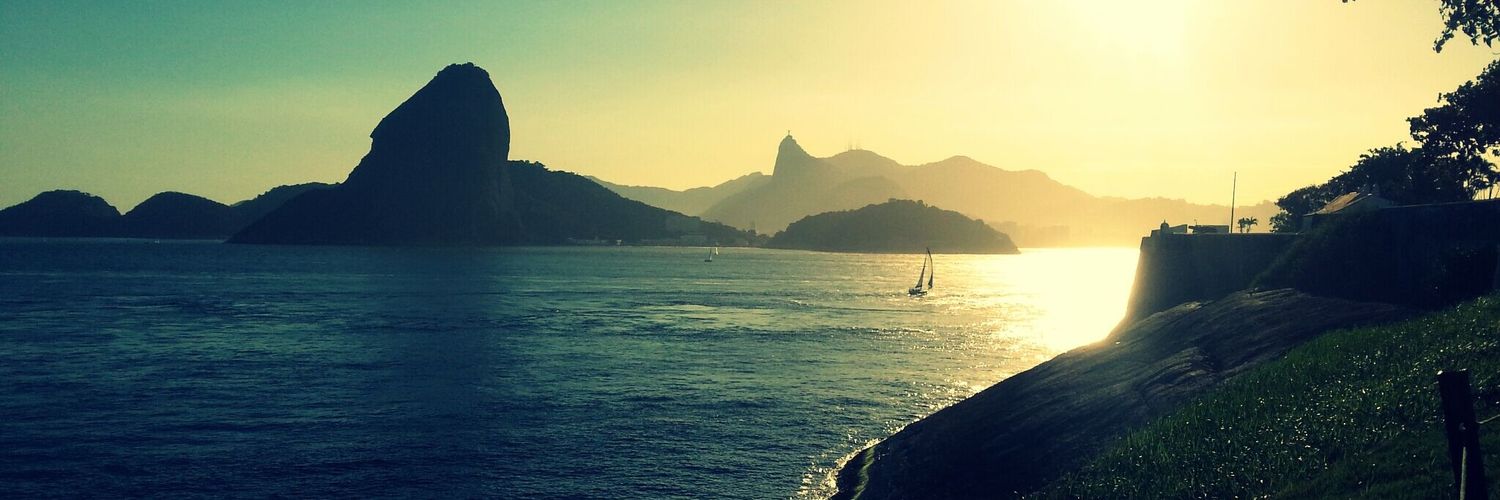 thais_sousa's profile banner image