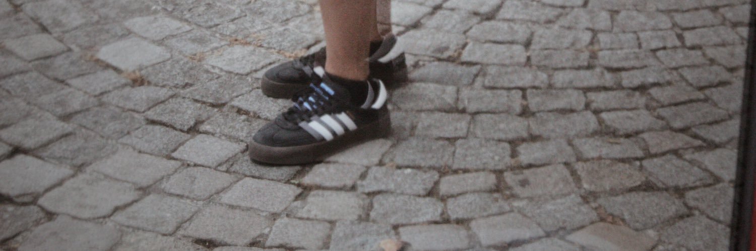 Analzaa's profile banner image