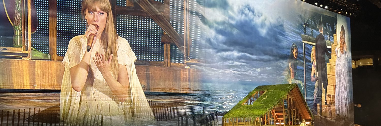 SarahlaFrenchie's profile banner image