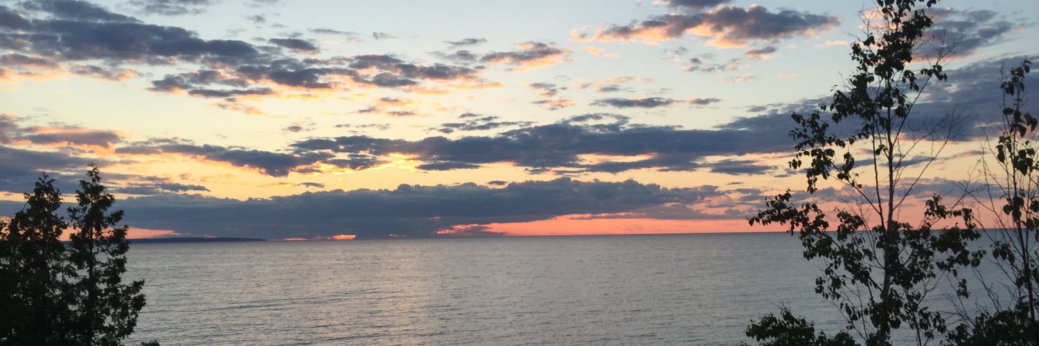 sarah_edz's profile banner image