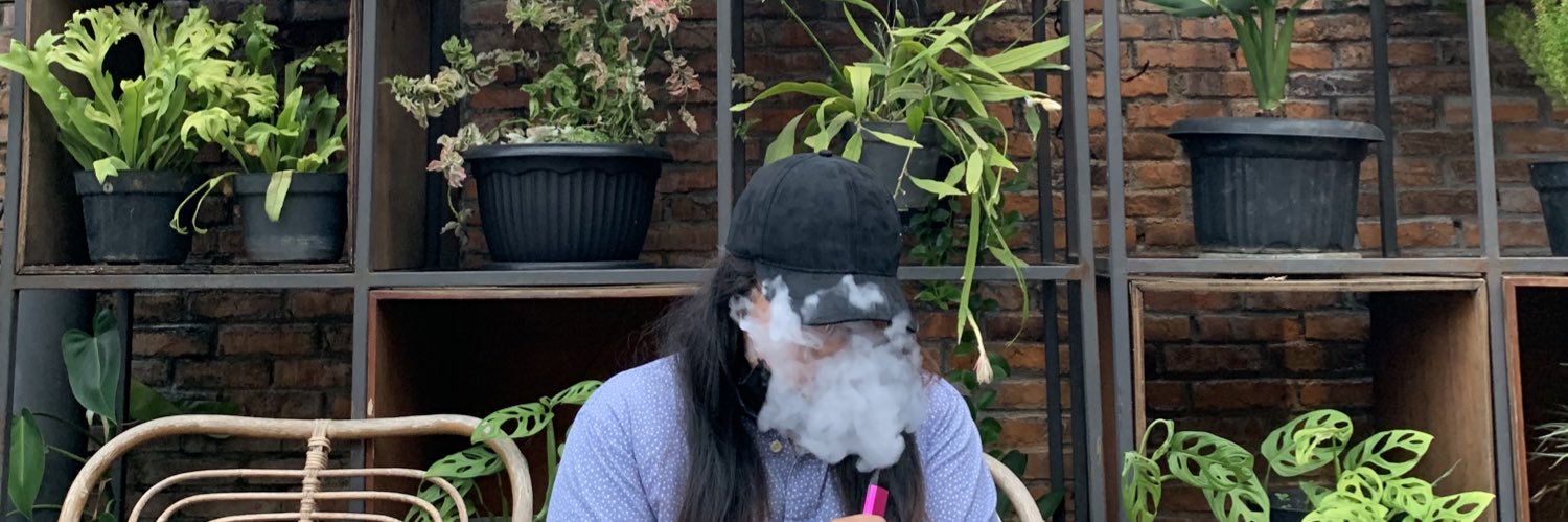 monieJE's profile banner image