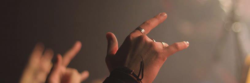 Alias (compte en pause jusqu'à la dénazification) banner