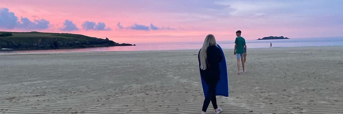 ellenarros3's profile banner image