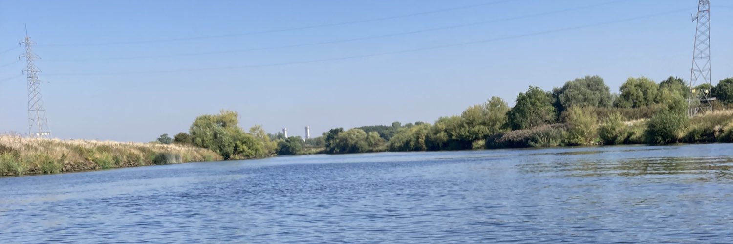 amydhooghe's profile banner image