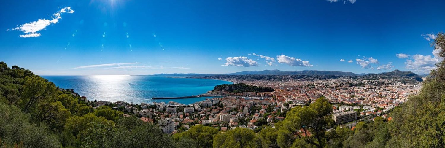 𝗟𝗮𝘂𝗿𝗲𝗻𝘁 𝗖𝗵𝗮𝗺𝗽𝗲𝗻𝗼𝗶𝘀 banner