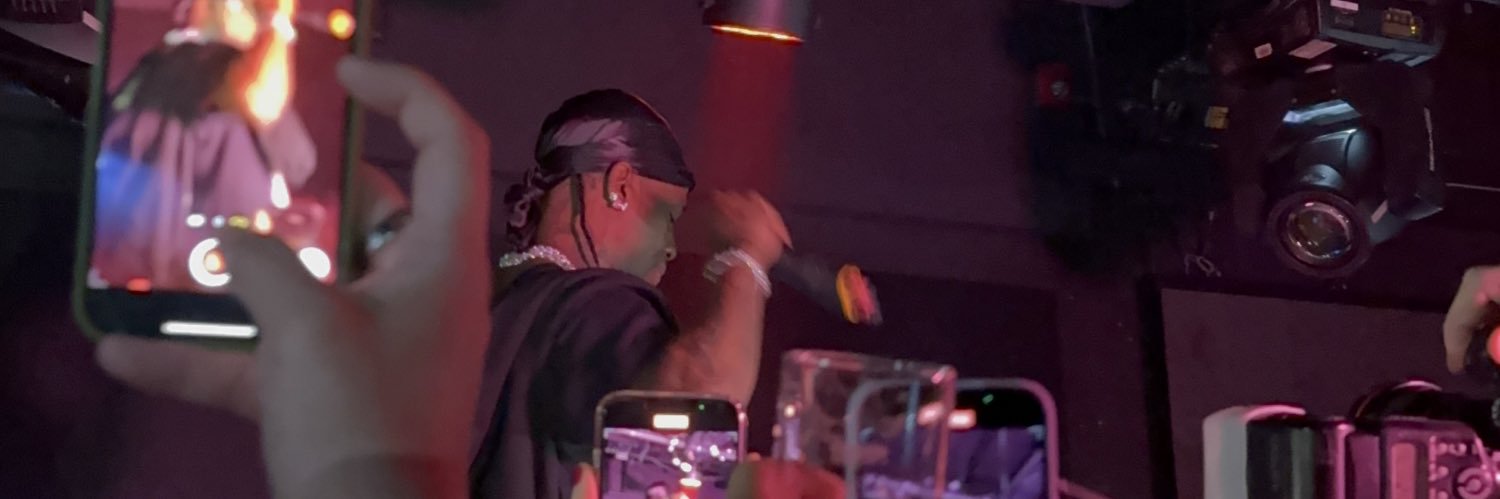 abriiali's profile banner image