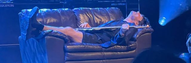 pigeon farm boy banner